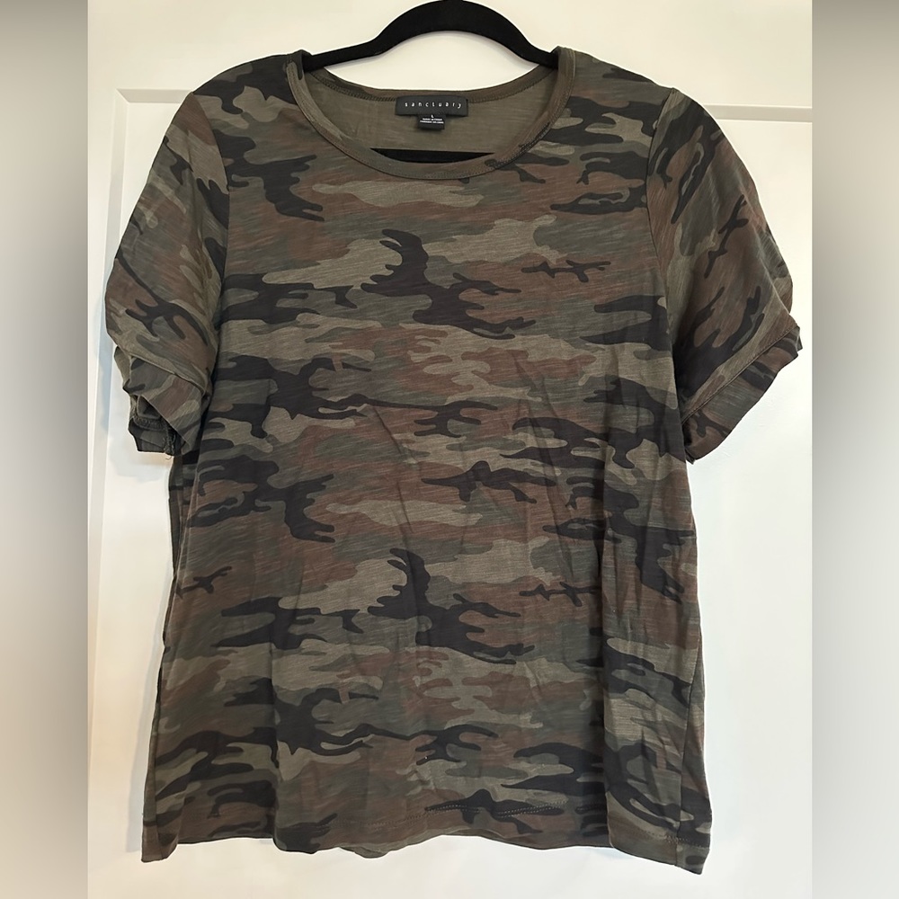 Sanctuary Camo Puffed Sleeve Tee Size Large